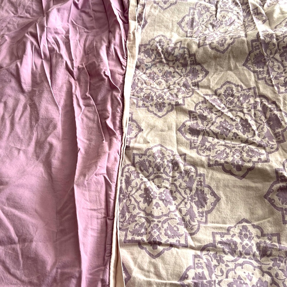 Queen Size Duvet Cover with matching Shams